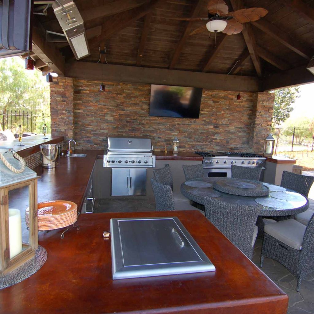 luxury outdoor kitchen